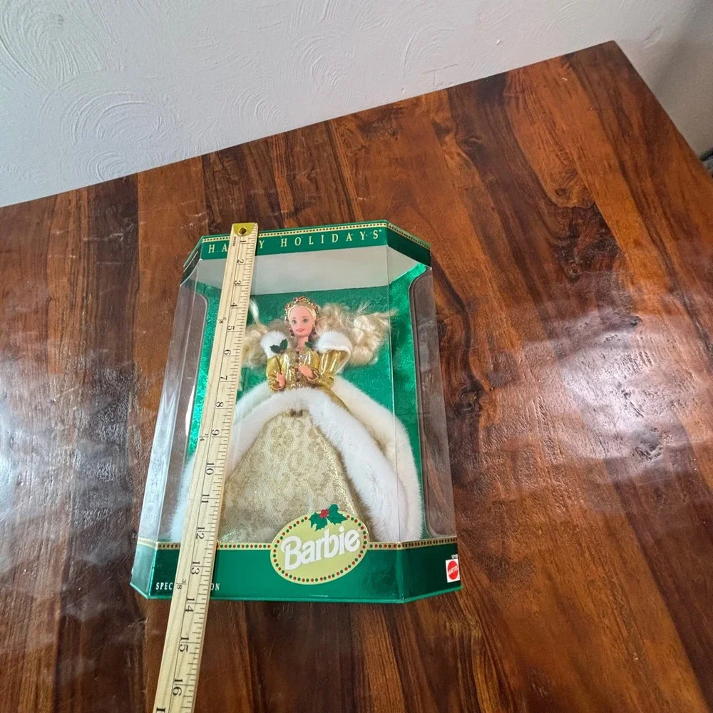 Mattel Happy Holidays Barbie 1994 Special Edition Gold Gown Doll 12155 NIB